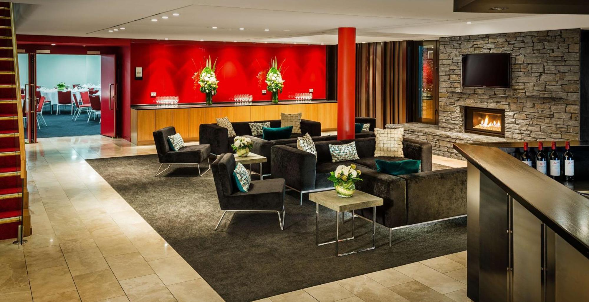 Doubletree By Hilton Куийнстаун Екстериор снимка