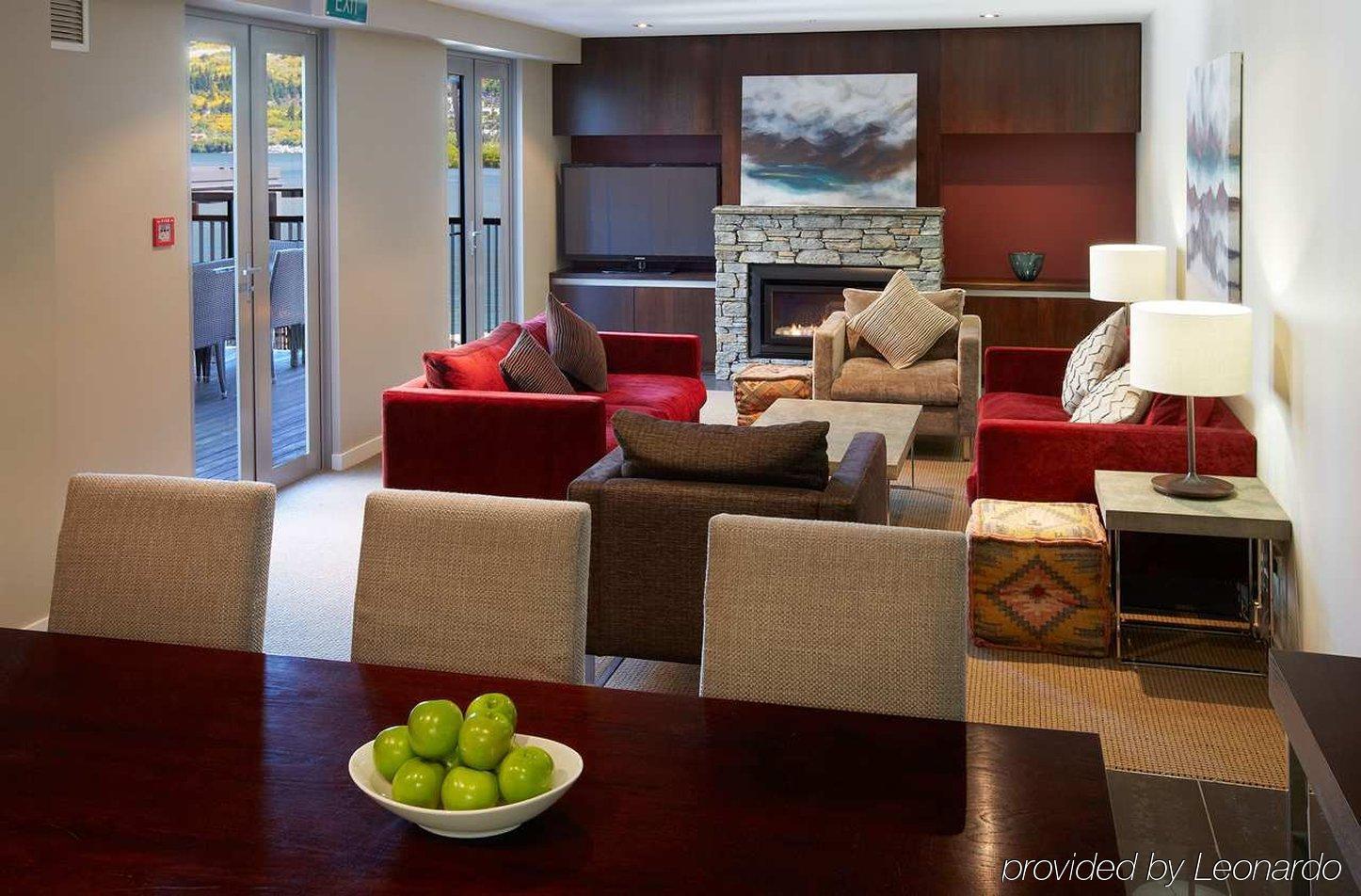 Doubletree By Hilton Куийнстаун Екстериор снимка
